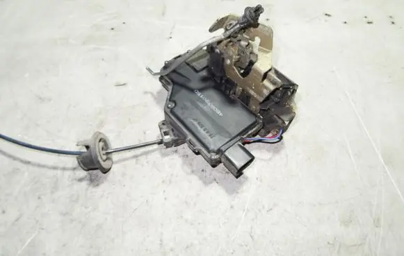 Audi A6 S6 C5 4B Rear door lock 4B0839015D