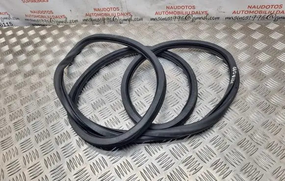 Volkswagen Jetta V Front door rubber seal 1K5867911