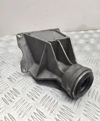 Engine mounting bracket