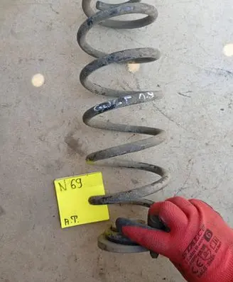 Volkswagen Golf V Rear coil spring