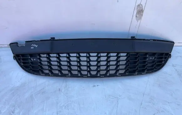 Opel Astra J Front bumper lower grill 13346765