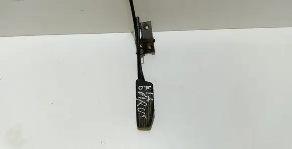 KIA Opirus Accelerator throttle pedal