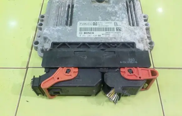 Ford Focus Engine control unit/module BV6112A650B WP188