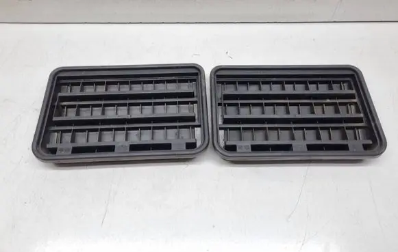 BMW X3 F25 Quarter panel pressure vent 6962293 64226962293