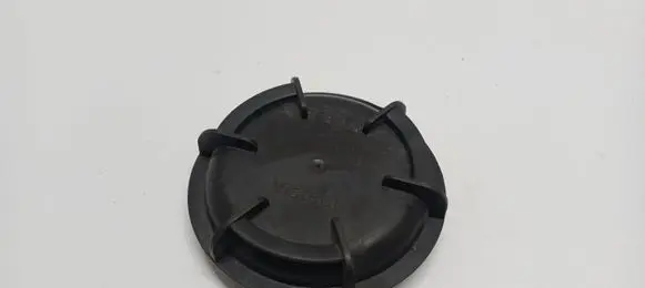 Ford Focus Headlight/headlamp dust cover 13K060