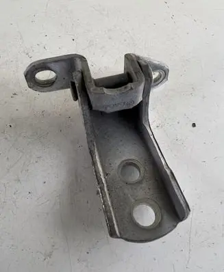 Toyota Yaris Verso Front door upper hinge 