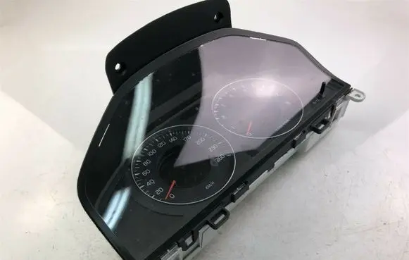 Volvo V70 Speedometer (instrument cluster) 30786622AB K3705