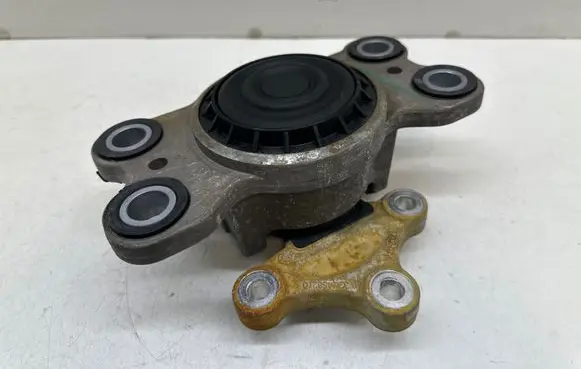 Volvo XC60 Engine mount bracket 9G917M121AB