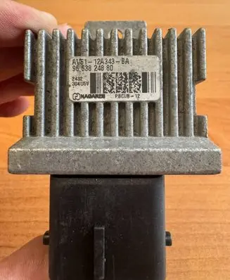 Peugeot 508 Glow plug pre-heat relay 9663824880 AV6112A343BA