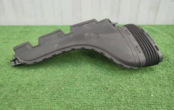 Audi A6 C7 Air intake duct part 4G0129624L