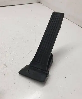 Accelerator throttle pedal