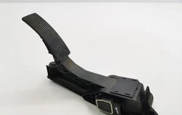 Mercedes-Benz R W251 Accelerator throttle pedal A1643000104