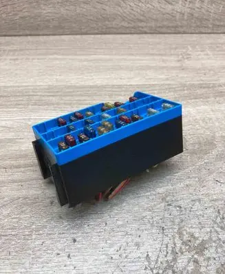 Renault Megane I Fuse module 1096033J
