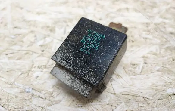 Subaru Legacy Window wiper relay RK0098