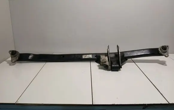 Volvo XC90 Engine mounting bracket 30671353