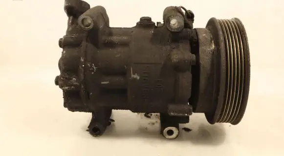 Renault Kangoo I Air conditioning (A/C) compressor (pump) 8200315744