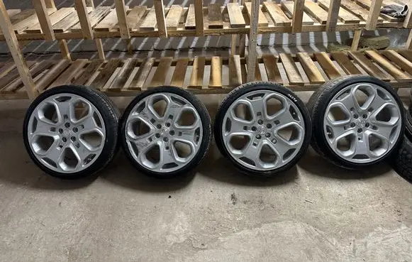 Ford S-MAX R20 alloy rim 