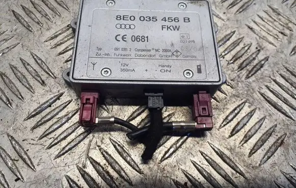 Audi A4 S4 B6 8E 8H Antenna control unit 8E0035456B 09103112 350H1A