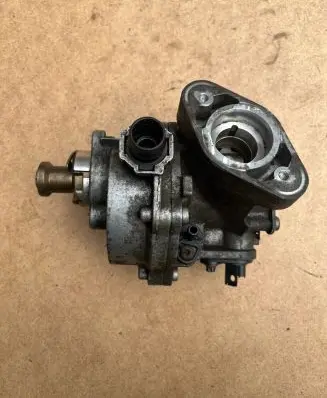 BMW 3 E92 E93 Oil pump 11667519458 7519458