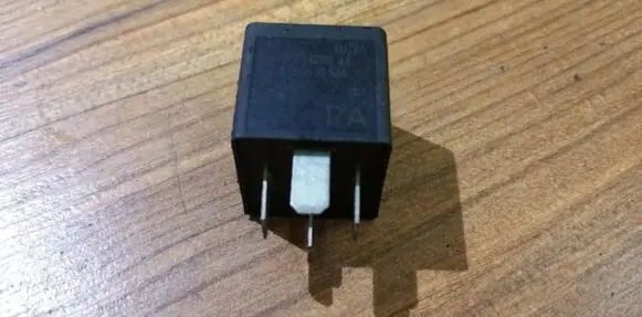 Ford Mondeo Mk III Other relay 2s7t14b192aa v23136b1x66