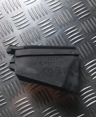 Opel Vivaro Fender foam support/seal 668929921R