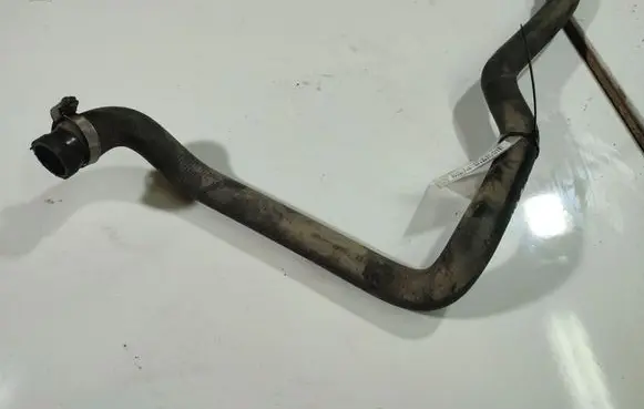 Audi A6 S6 C4 4A Engine coolant pipe/hose