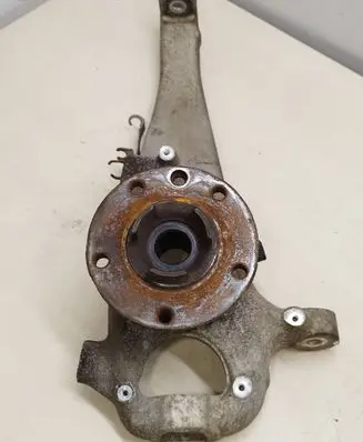 Volkswagen Touareg II Front wheel hub spindle knuckle 7P0407245A