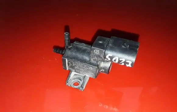 Volkswagen PASSAT B6 Vacuum valve 037906283D 72809800 06T352