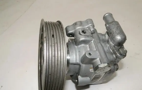 Audi A4 S4 B8 8K Power steering pump 8k0