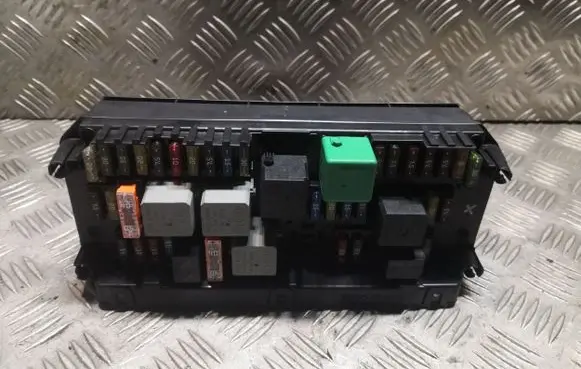 Mercedes-Benz E W212 Fuse box set 2129000206 A2129000206