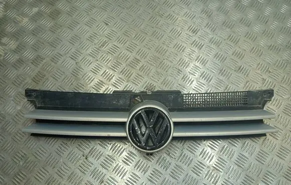 Volkswagen Golf IV Front bumper upper radiator grill