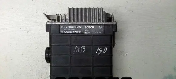 Mercedes-Benz 190 W201 Engine control unit/module 0280800220