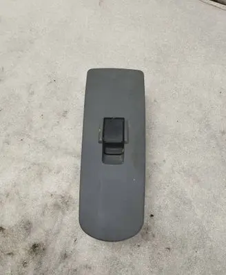 Mitsubishi Colt Electric window control switch c8dd389m 168800801