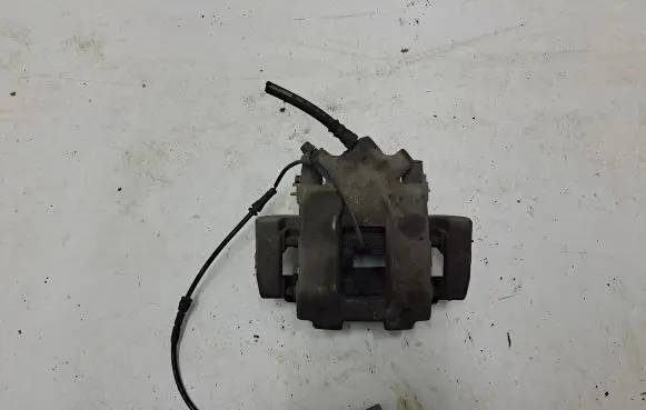 BMW 4 F32 F33 Front brake caliper 6857687 6850971