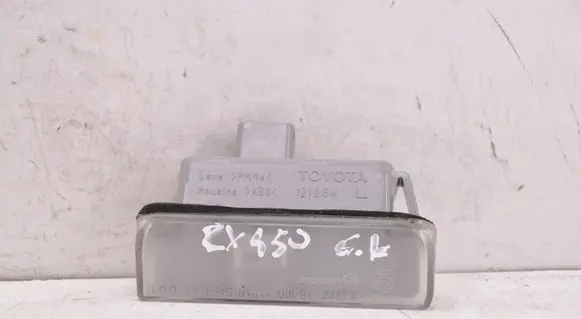 Lexus RX 450H Number plate light A045053
