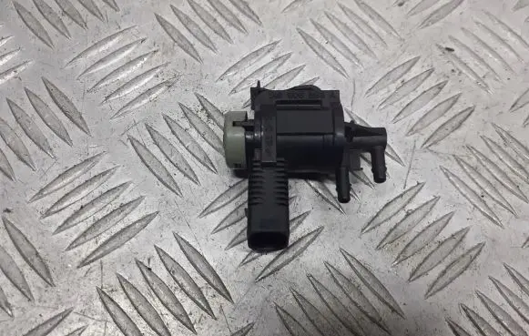 Skoda Octavia Mk1 (1U) Valve vacuum 1K0906283A