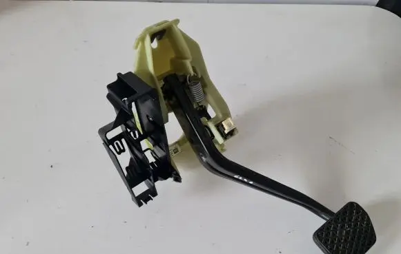 BMW X6 F16 Brake pedal 6791900
