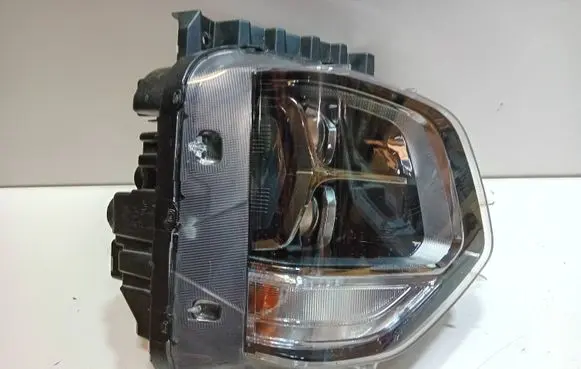 Hyundai Santa Fe Headlight/headlamp 92102S1110