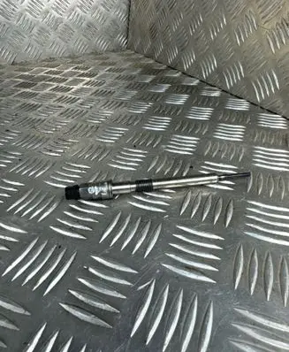 BMW 5 F10 F11 Glow plug 8518215