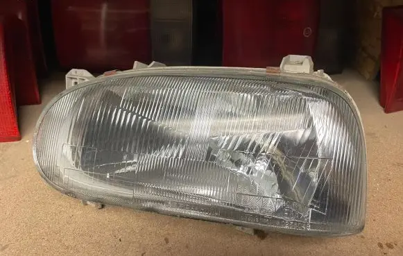 Volkswagen Golf III Headlight/headlamp 084411111 084411111L