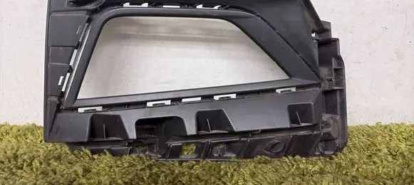 Volkswagen Polo VI Front bumper lower grill 2G0853666G