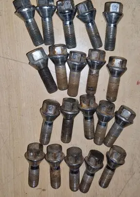 Volvo V70 Nuts/bolts 
