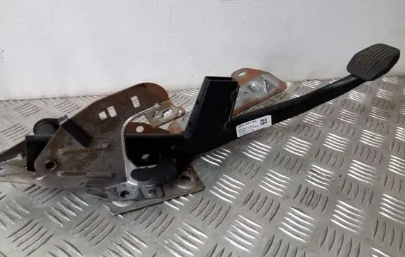 Ford C-MAX II Brake pedal AV612467AC