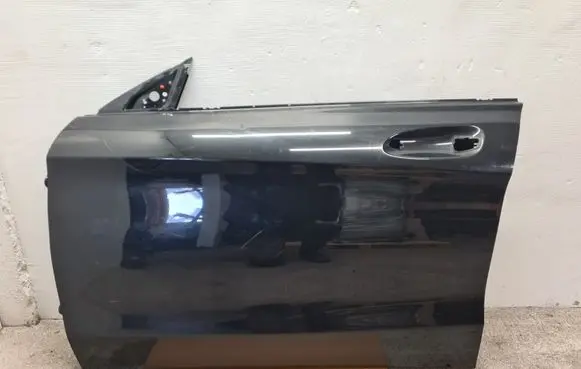 Mercedes-Benz CLA C117 X117 W117 Front door 
