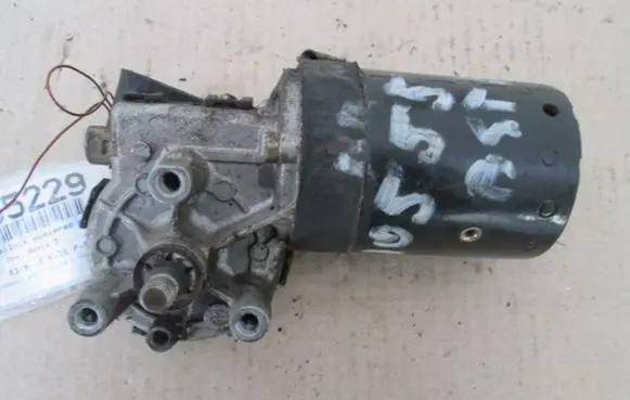 Opel Astra G Front wiper linkage and motor