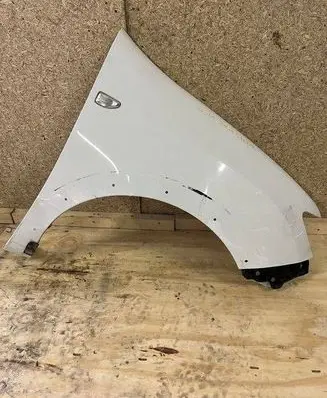 Renault Sandero I Fender 121212