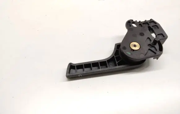 Engine bonnet (hood) release handle