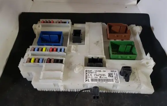 Volvo XC60 Fuse module BG9T14C256GA 31343677AA