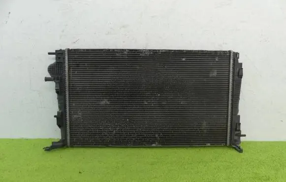 Renault Megane III Coolant radiator 214100057R