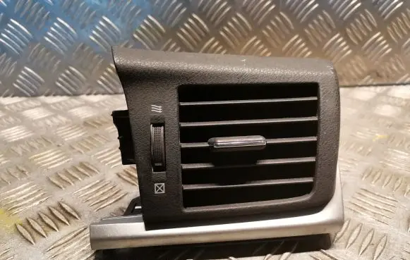 Lexus CT 200H Dashboard air vent grill cover trim 5565076020